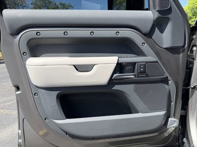 Used 2024 Land Rover Defender 110 X-Dynamic SE image 12