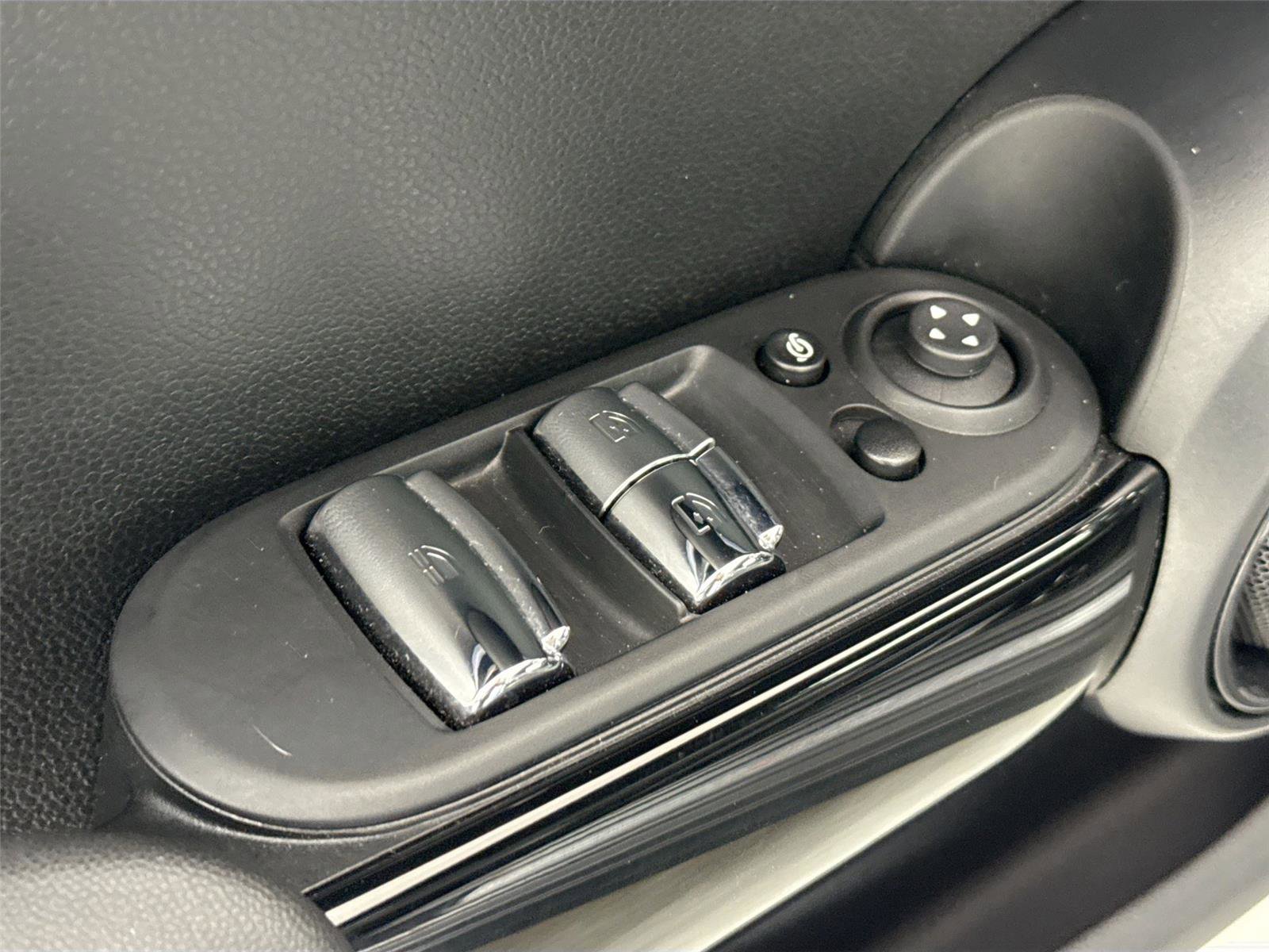 Used 2023 MINI Cooper S image 25