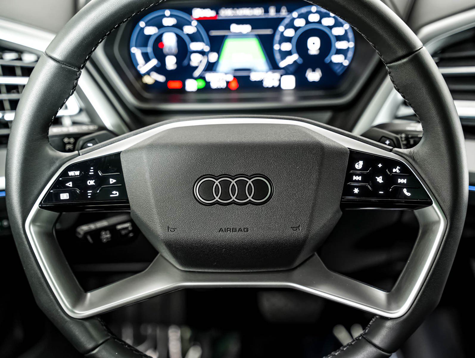 Used 2025 Audi Q4 e-tron Premium Plus w/ Premium Plus RWD image 12