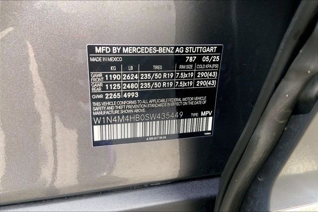 Used 2025 Mercedes-Benz GLB 250 4MATIC image 30