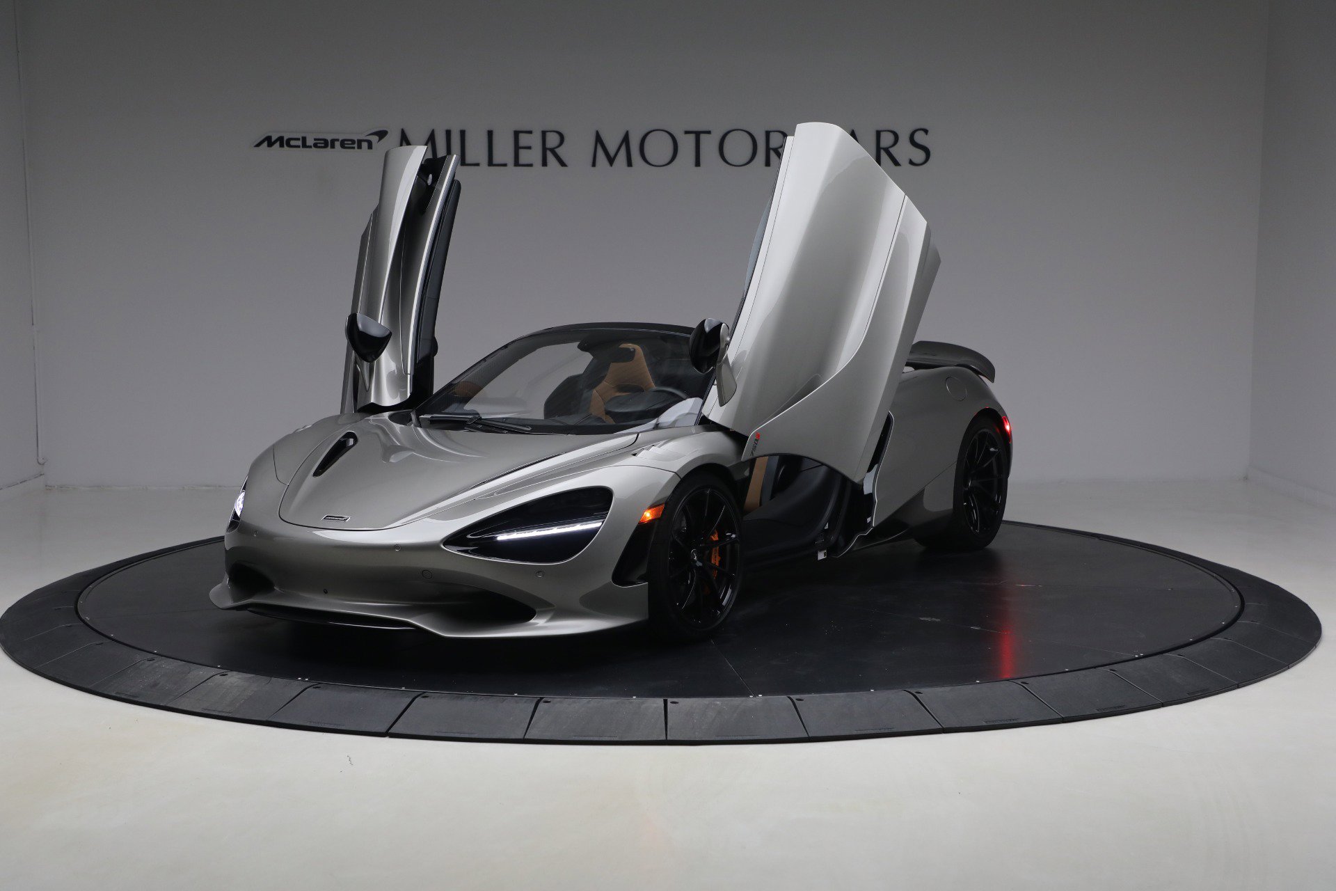 Used 2025 McLaren 750S Spider image 24
