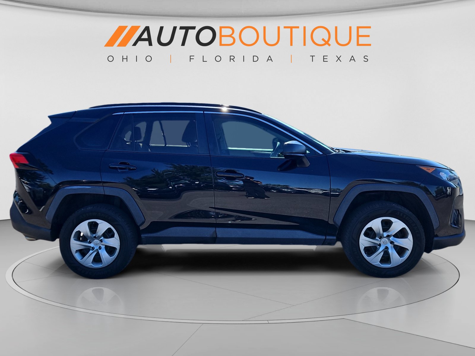 Used 2020 Toyota RAV4 LE FWD image 6