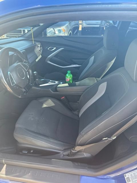 Used 2020 Chevrolet Camaro LT RWD image 8