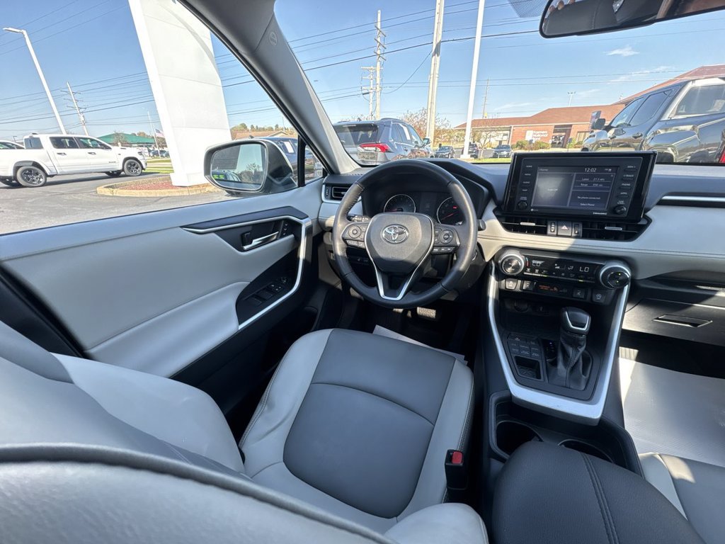 Used 2021 Toyota RAV4 XLE Premium AWD/4WD image 15