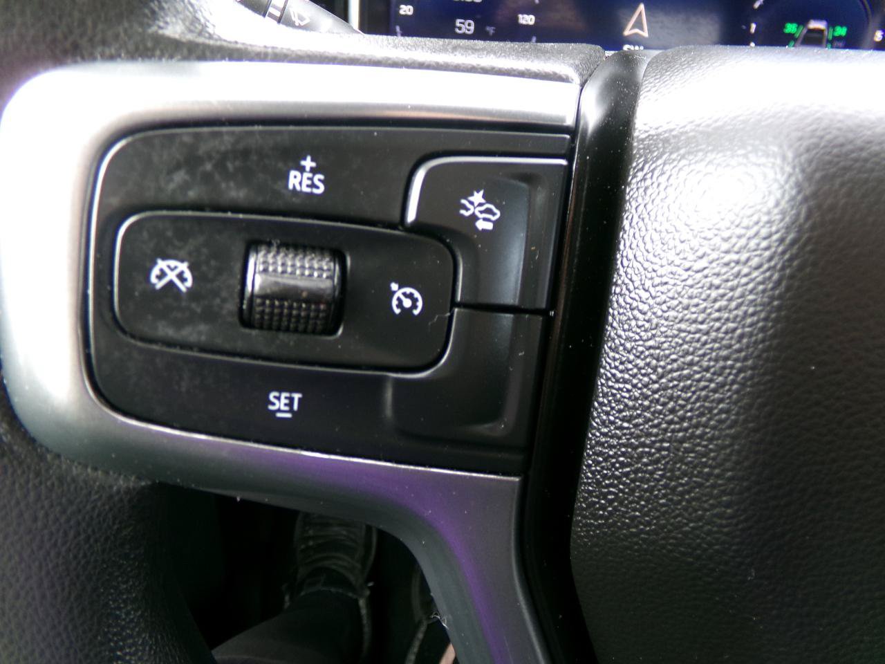 Used 2022 Chevrolet Silverado 1500 LT AWD/4WD image 15