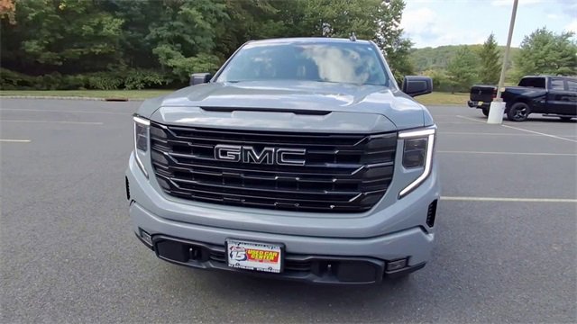 Used 2024 GMC Sierra 1500 Elevation image 3