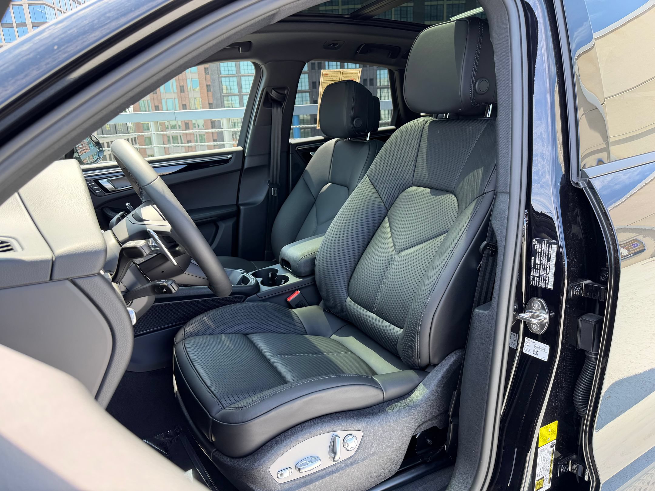 New 2026 Porsche Macan AWD/4WD image 5