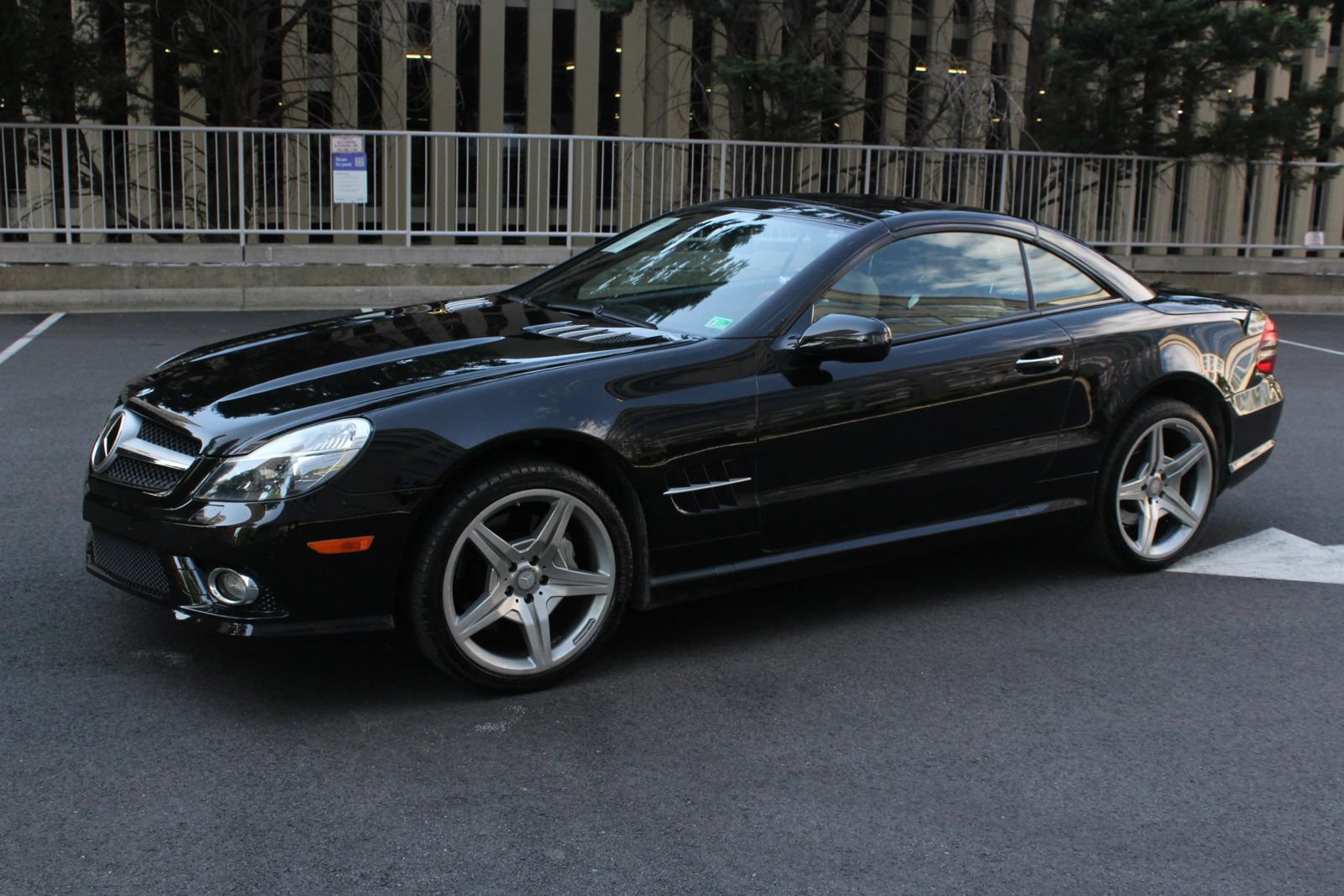 Used 2011 Mercedes-Benz SL 550 image 14