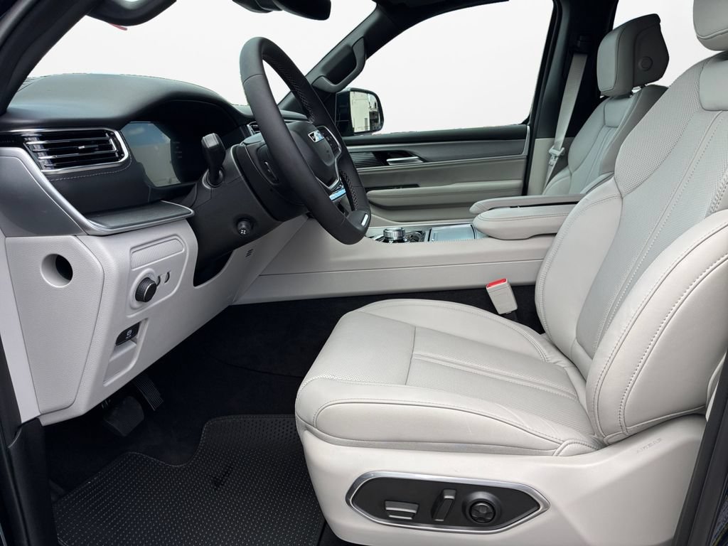 New 2026 Jeep Grand Wagoneer Limited AWD/4WD image 19