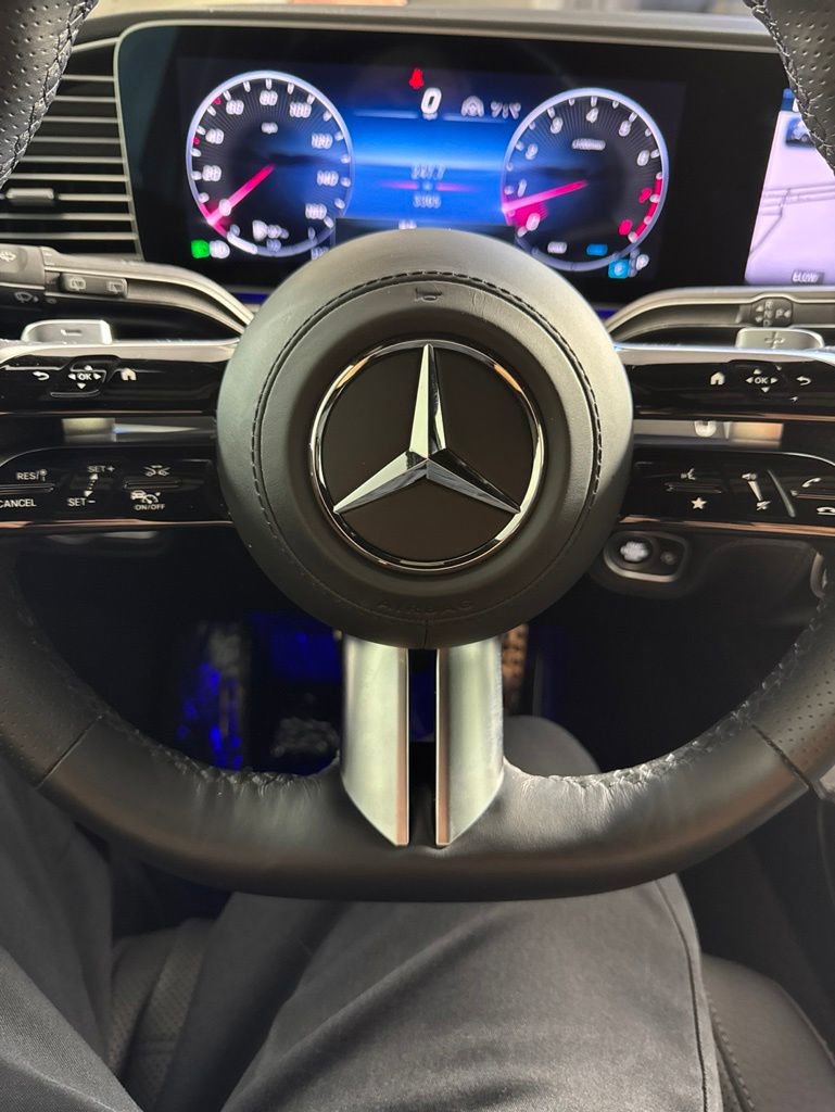 Certified 2025 Mercedes-Benz GLS 580 4MATIC w/ Acoustic Comfort Package image 34