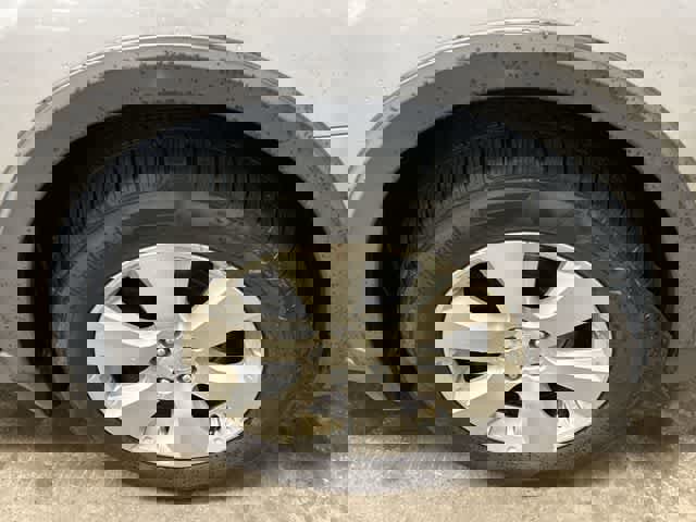 Used 2010 Subaru Outback 2.5i Limited image 5