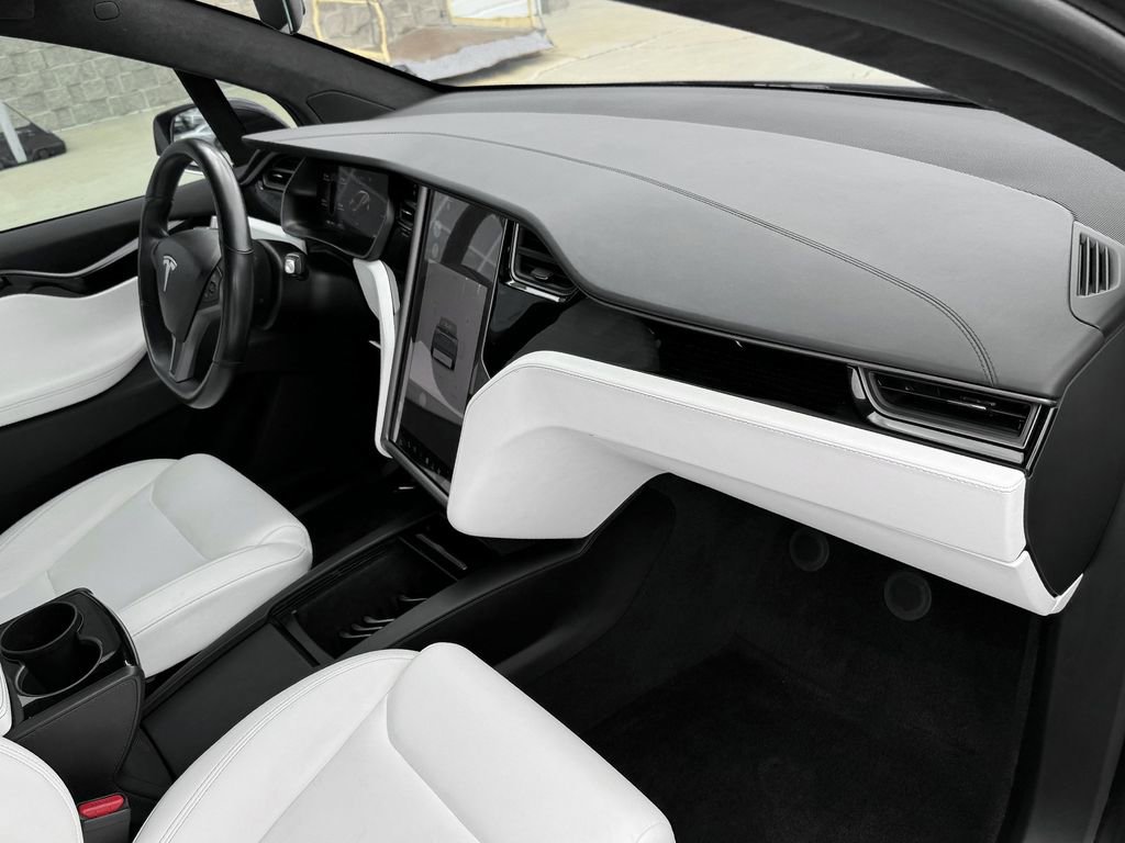 Used 2020 Tesla Model X Long Range AWD/4WD image 28