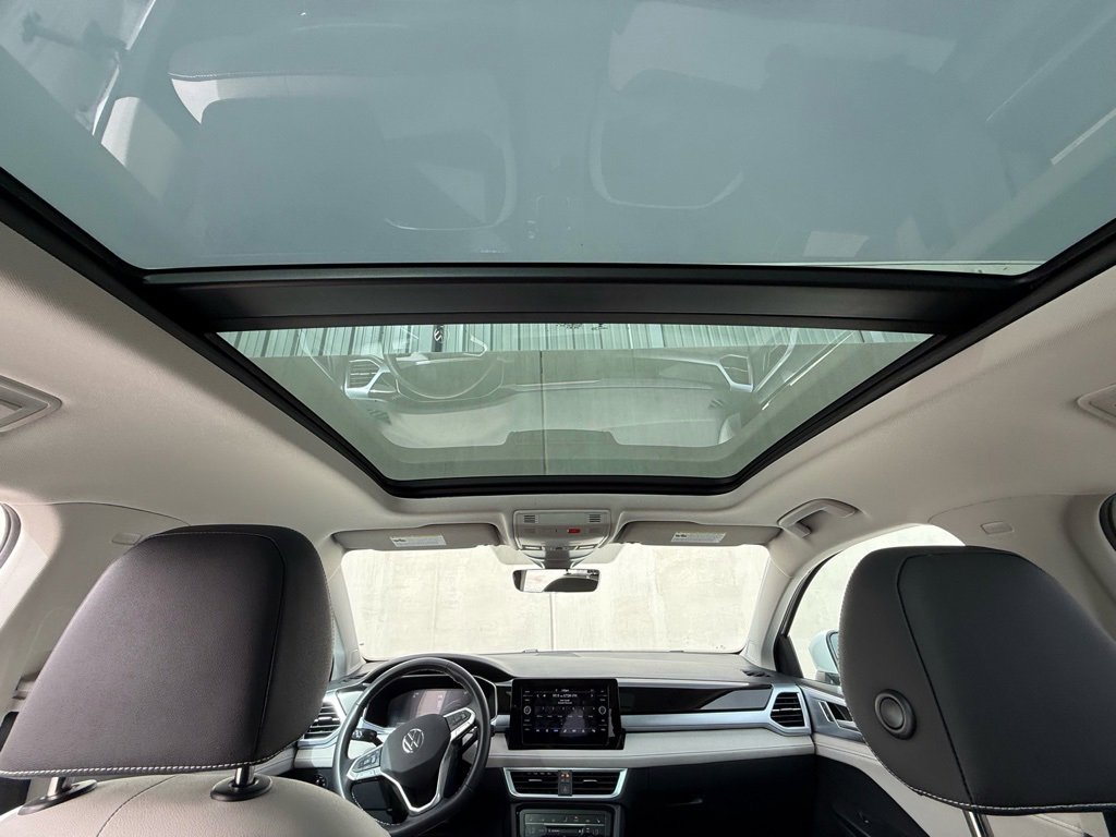 Used 2025 Volkswagen Taos SE image 7