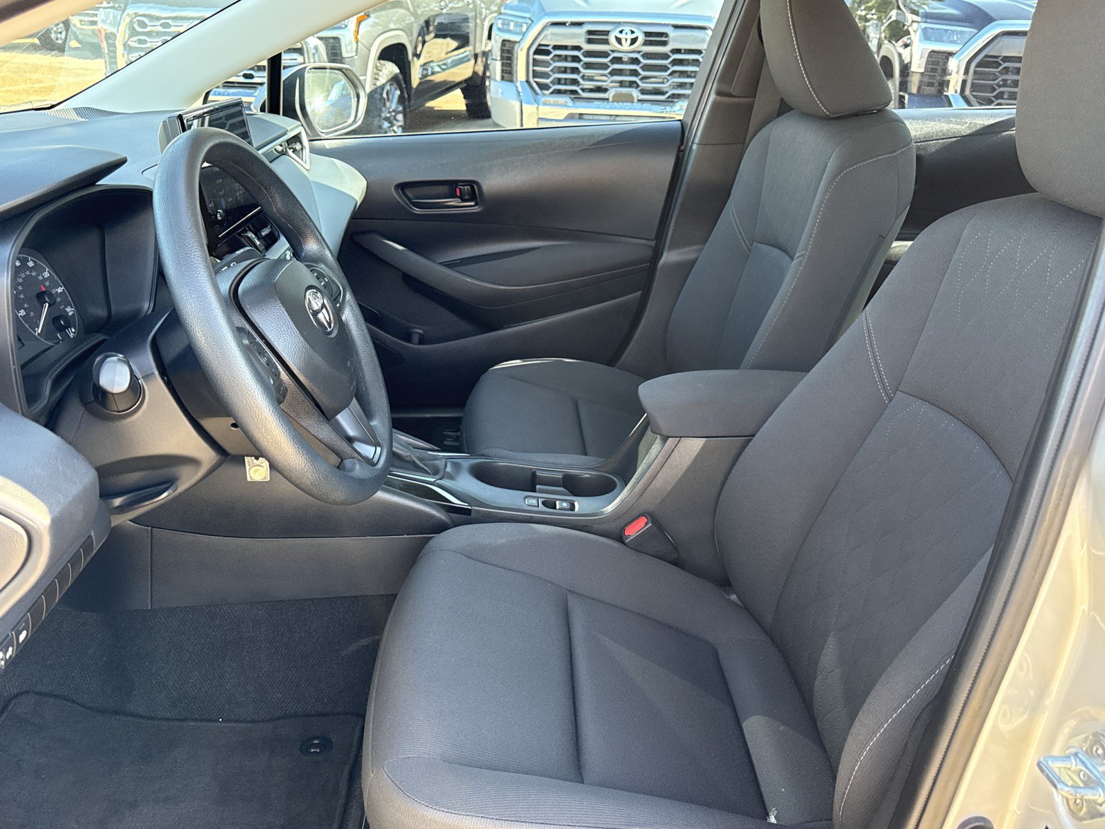 Used 2024 Toyota Corolla LE FWD image 11