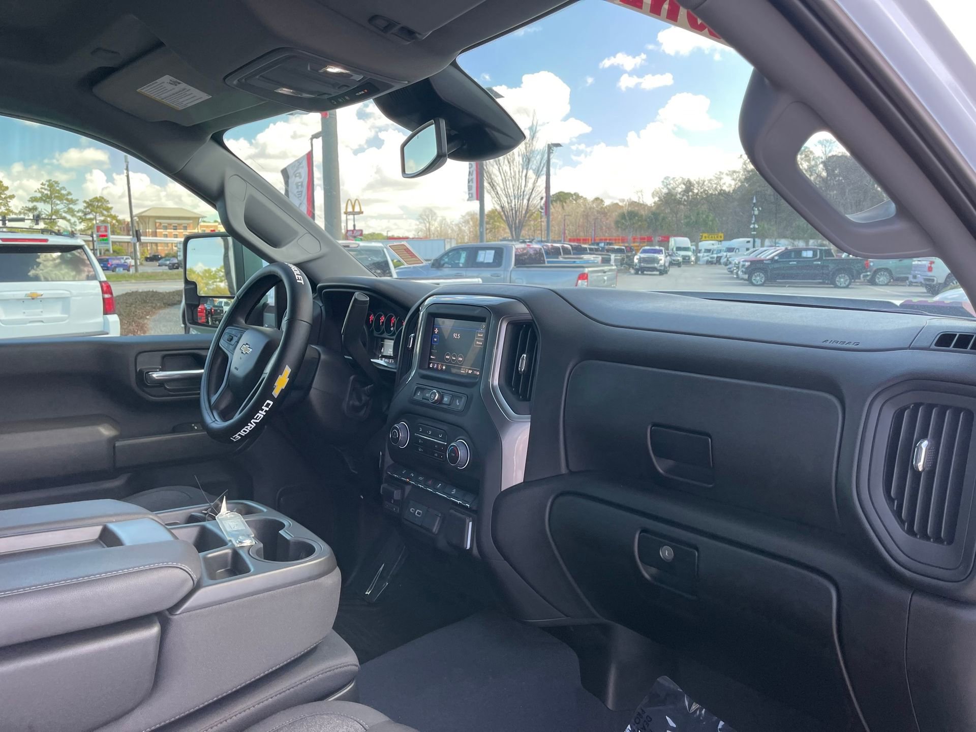 Used 2025 Chevrolet Silverado 2500 Custom w/ Custom Value Package image 27