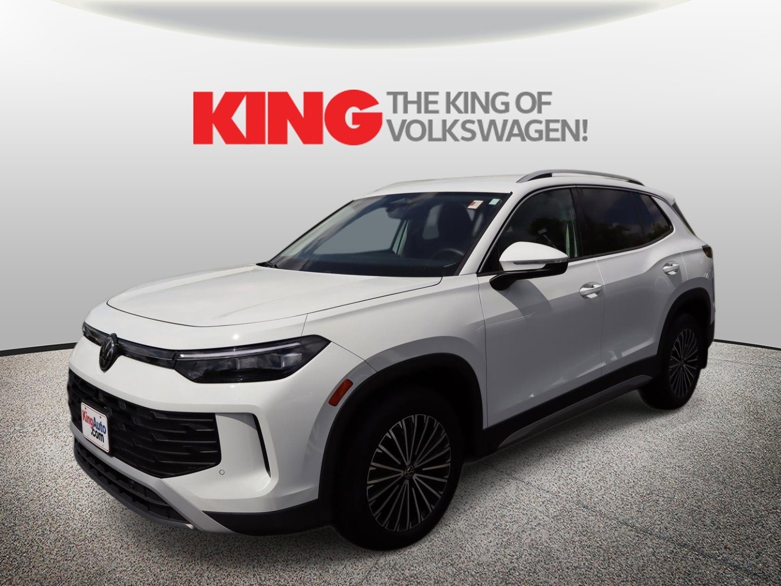 Certified 2025 Volkswagen Tiguan S w/ 18" Wheel Package image 8