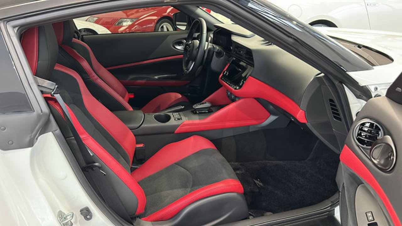New 2023 Nissan Z PERFORMANC w/ Floor Mat Package (L93) image 14
