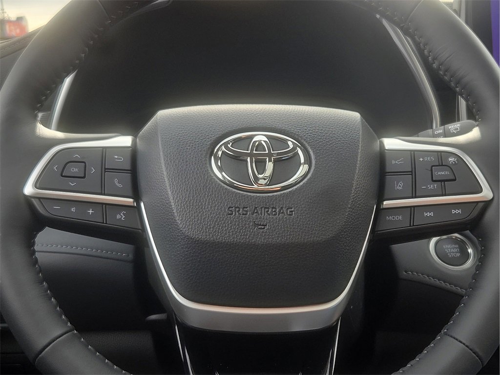 New 2026 Toyota Highlander Platinum image 25
