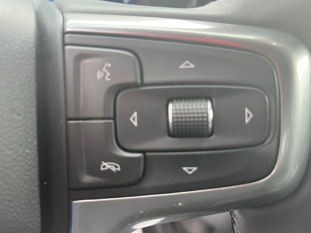 Used 2025 Chevrolet Silverado 1500 LT image 12