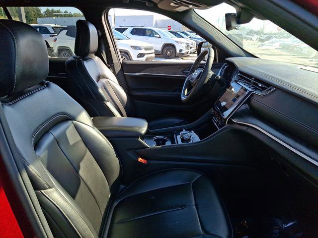 Certified 2024 Jeep Grand Cherokee Limited image 12