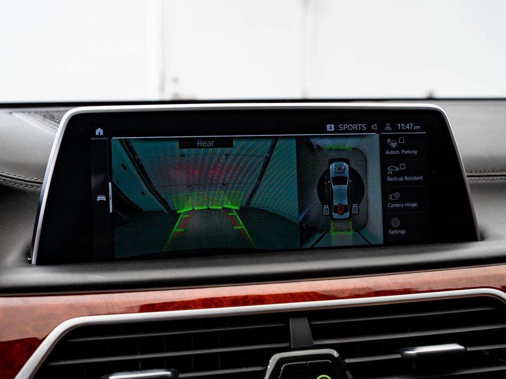 Certified 2022 BMW ALPINA B7 xDrive w/ Luxury Rear Seating Package image 37