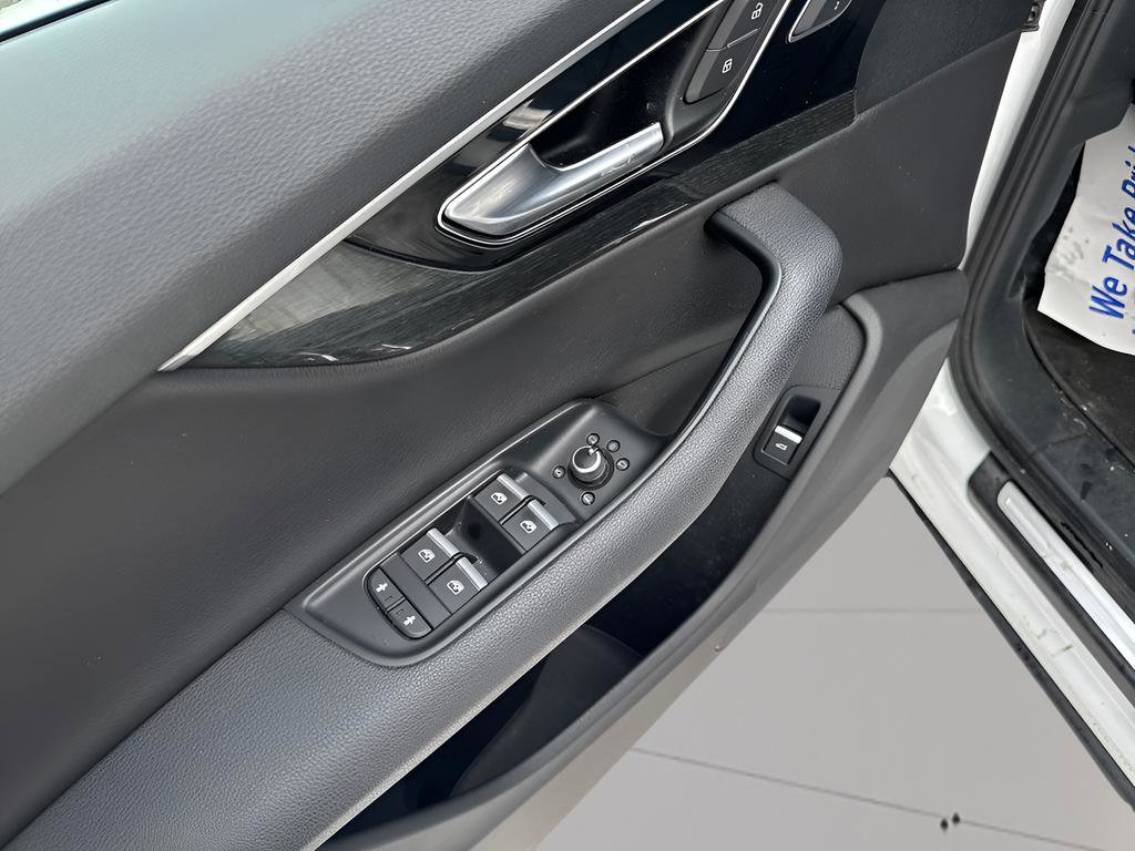 Used 2017 Audi Q7 3.0T Premium image 19