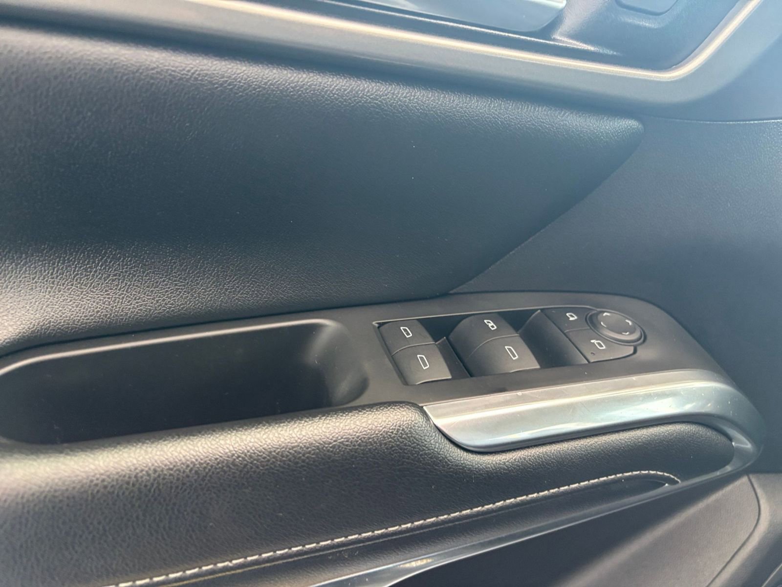 Used 2025 Chevrolet Traverse LT AWD/4WD image 18