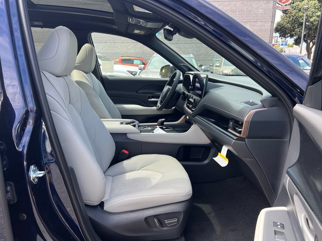 Certified 2026 Toyota Grand Highlander AWD Hybrid image 21