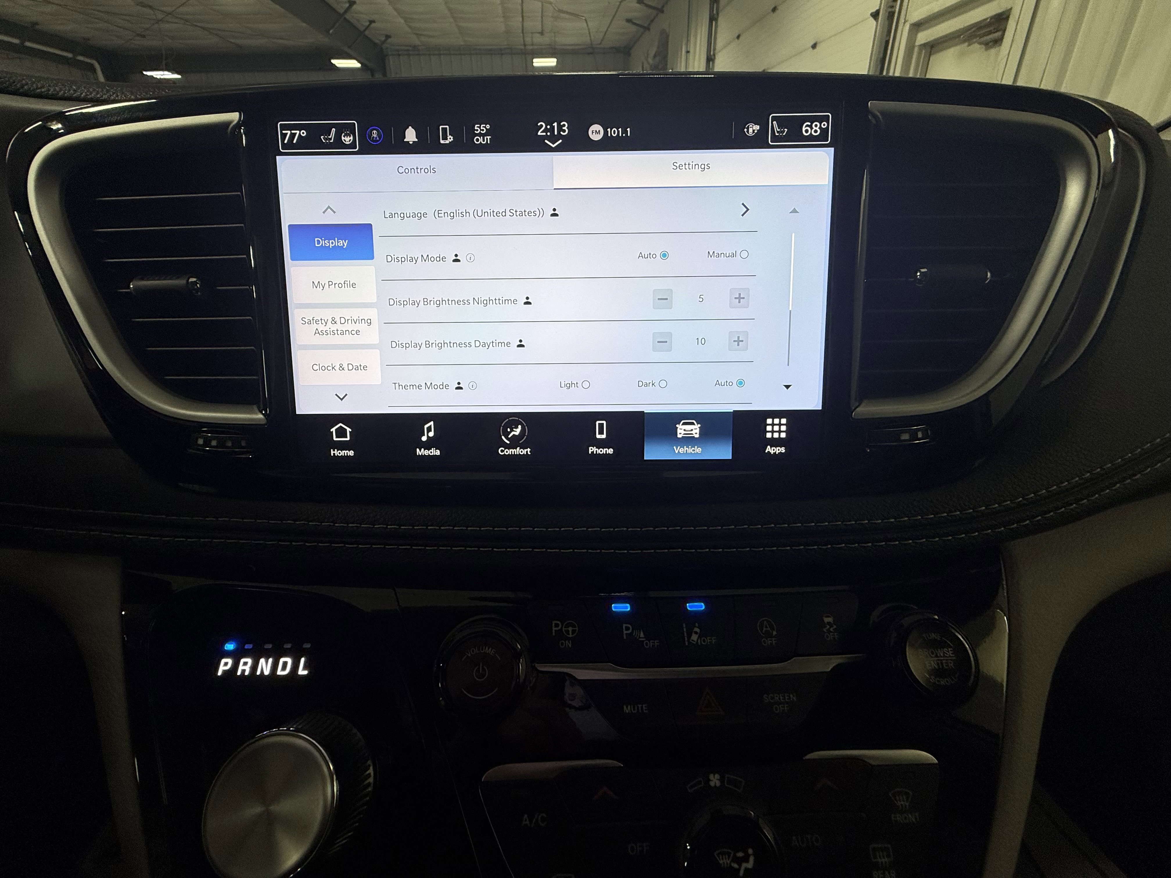 Used 2024 Chrysler Pacifica Touring-L image 32