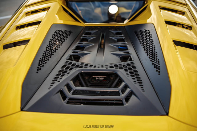 Used 2026 Lamborghini Temerario AWD/4WD image 16