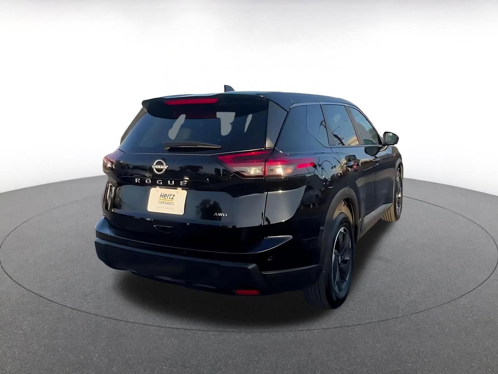 Used 2025 Nissan Rogue SV AWD/4WD image 14
