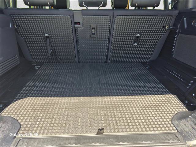 Used 2024 Land Rover Defender 110 X AWD/4WD image 6