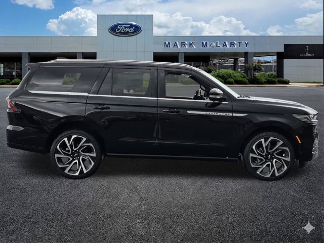 New 2026 Lincoln Navigator Reserve AWD/4WD image 6
