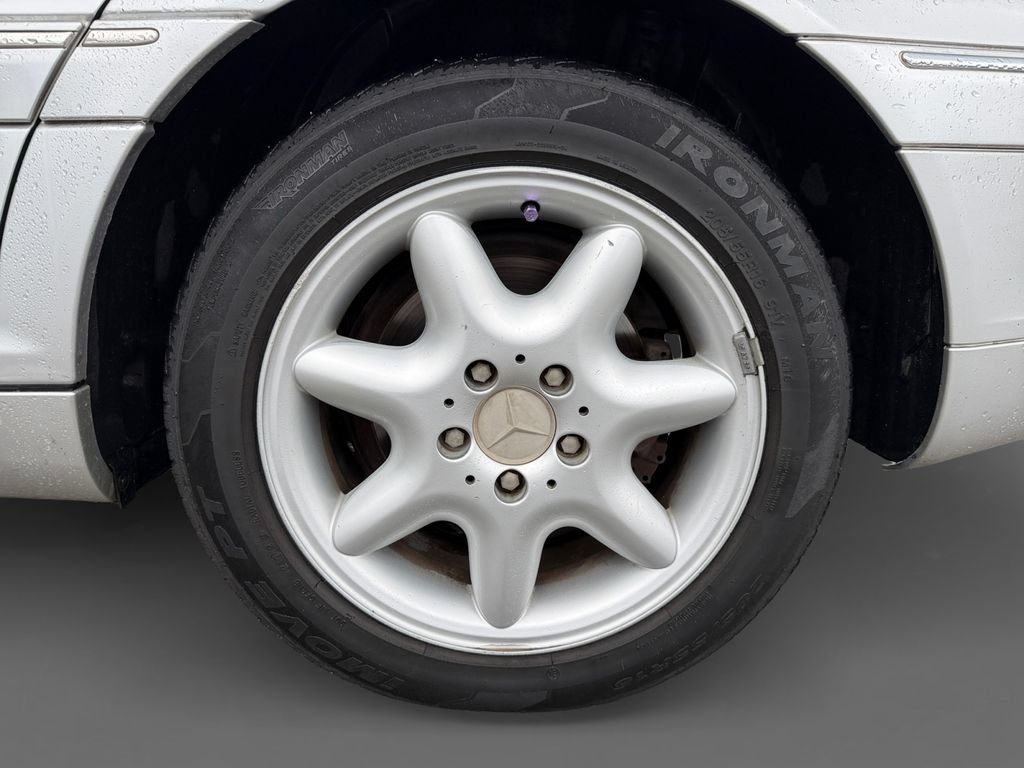 Used 2001 Mercedes-Benz C 320 Sedan image 10