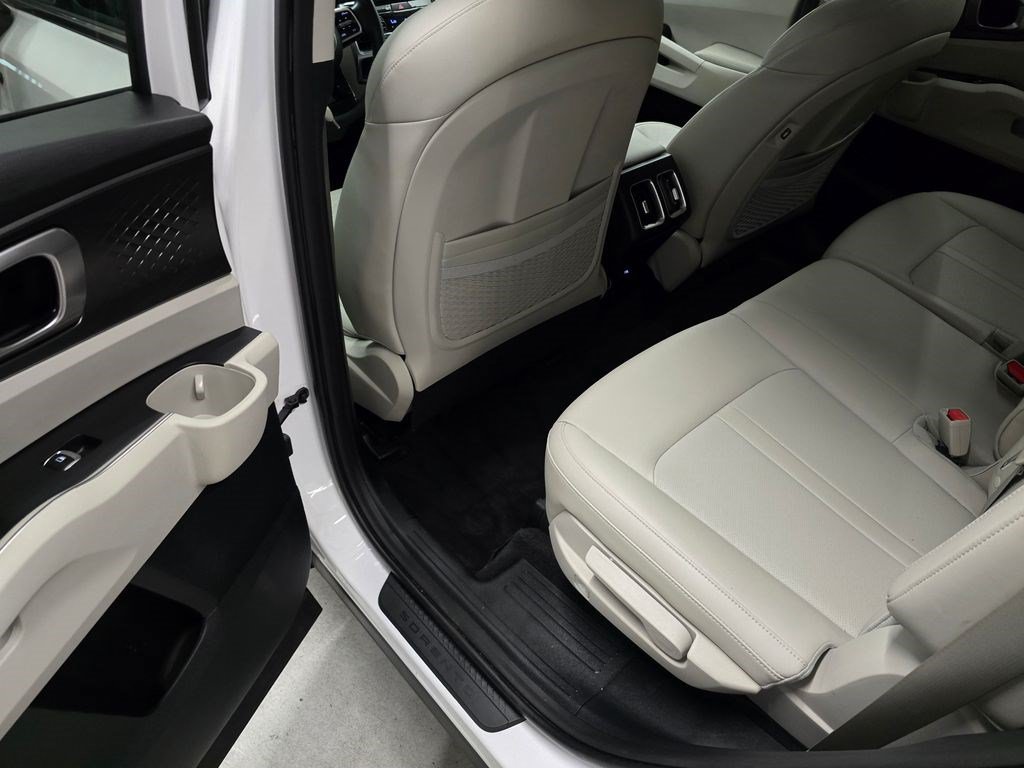 Used 2022 Kia Sorento S w/ Panoramic Sunroof Package FWD image 30