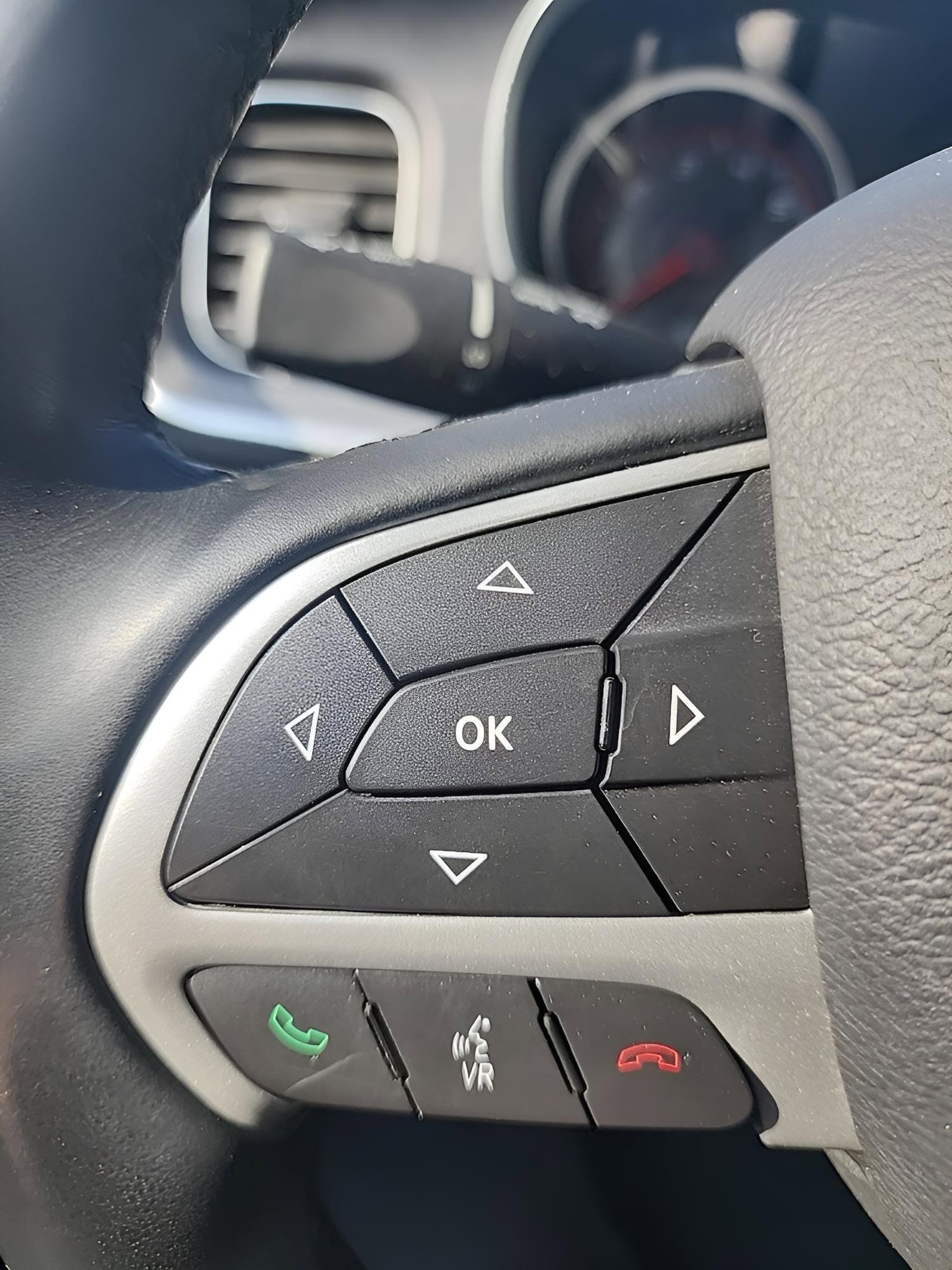 Used 2017 Dodge Charger SXT image 14