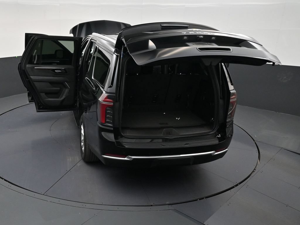 Used 2025 Chevrolet Tahoe LS RWD image 32