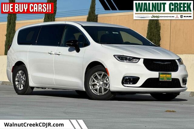 New 2026 Chrysler Pacifica Select