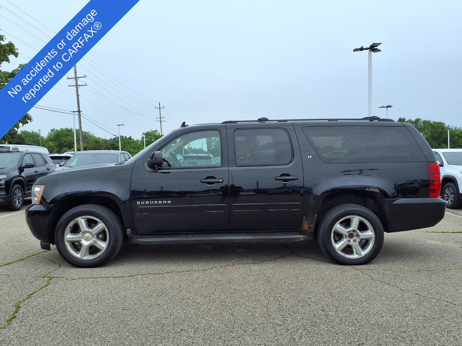 Used 2013 Chevrolet Suburban LT w/ Luxury Package AWD/4WD image 9
