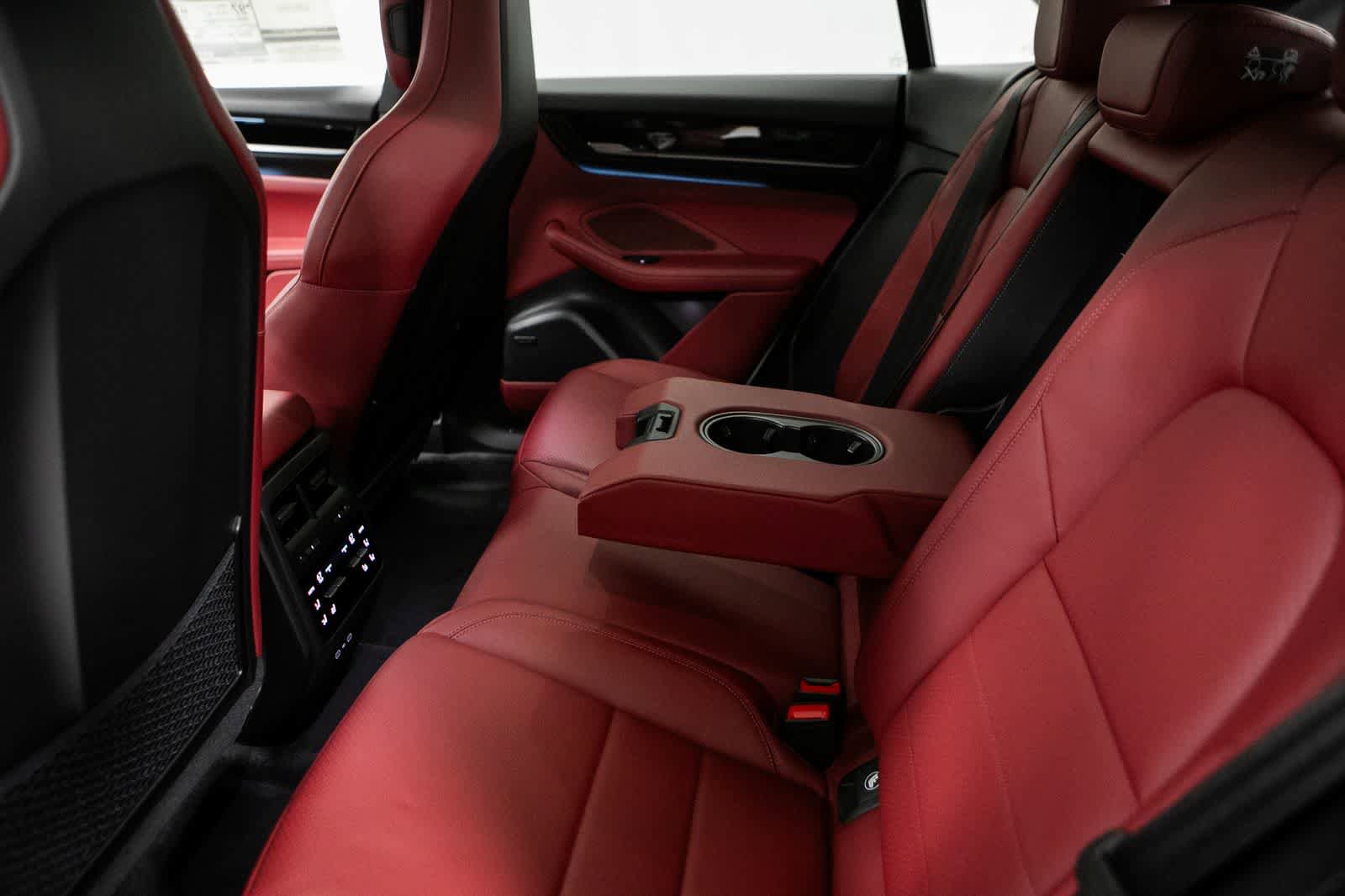 New 2026 Porsche Macan Electric RWD image 35