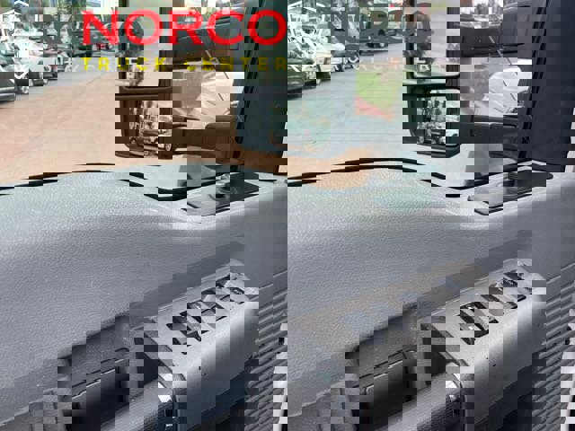 Used 2016 Ford F550 2WD Crew Cab Super Duty image 23