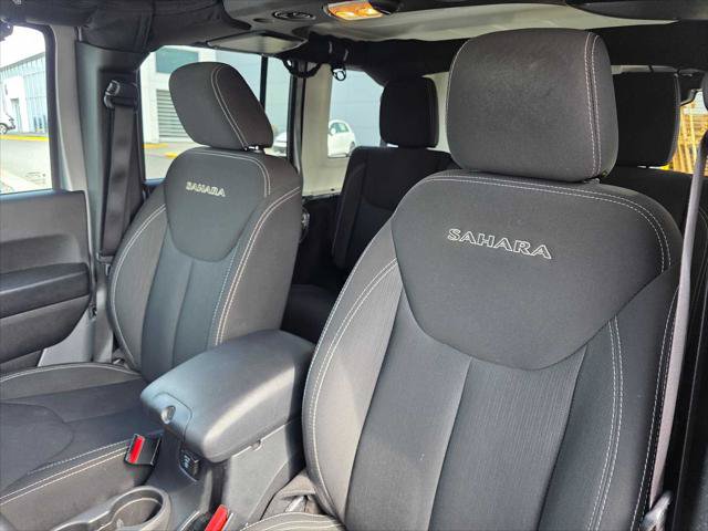 Used 2017 Jeep Wrangler Unlimited Sahara w/ Connectivity Group AWD/4WD image 21