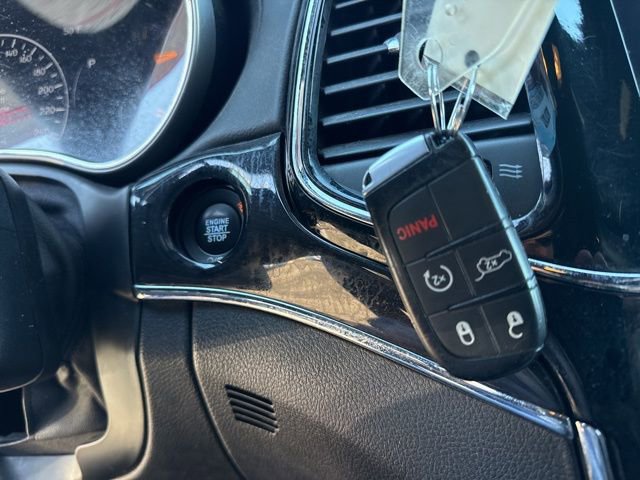 Used 2019 Jeep Grand Cherokee Overland image 40