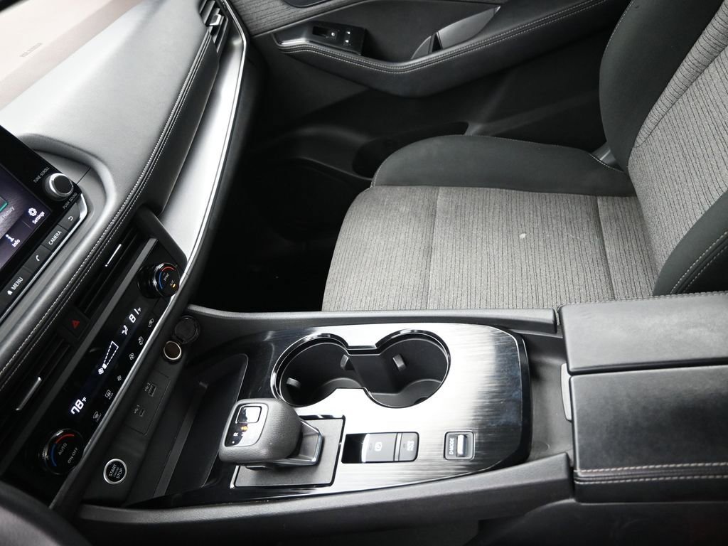 Used 2023 Nissan Rogue SV image 20