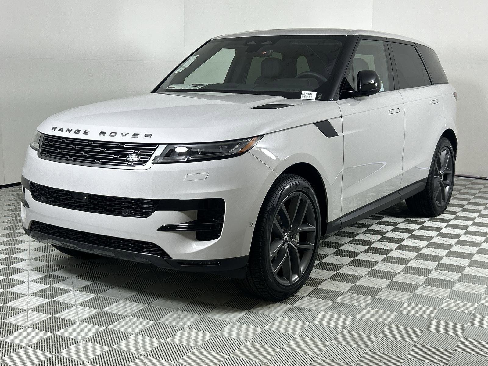 Used 2025 Land Rover Range Rover Sport SE