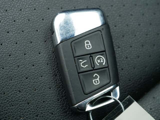 Certified 2023 Volkswagen Atlas SEL AWD/4WD image 38