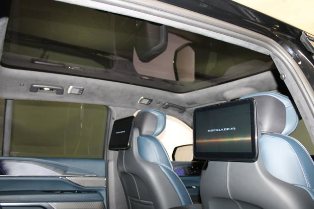 Certified 2025 Cadillac Escalade IQ Sport 2 w/ LPO, ONYX Package AWD/4WD image 15