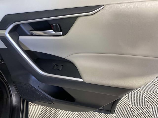 Used 2021 Toyota RAV4 XLE w/ Convenience Package image 25