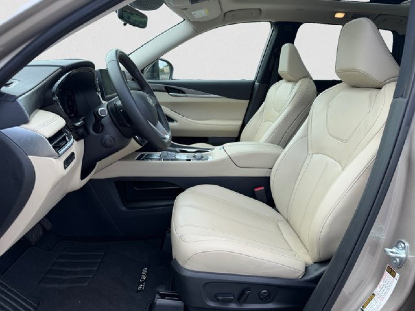 Certified 2025 INFINITI QX60 Luxe w/ Vision Package AWD/4WD image 10