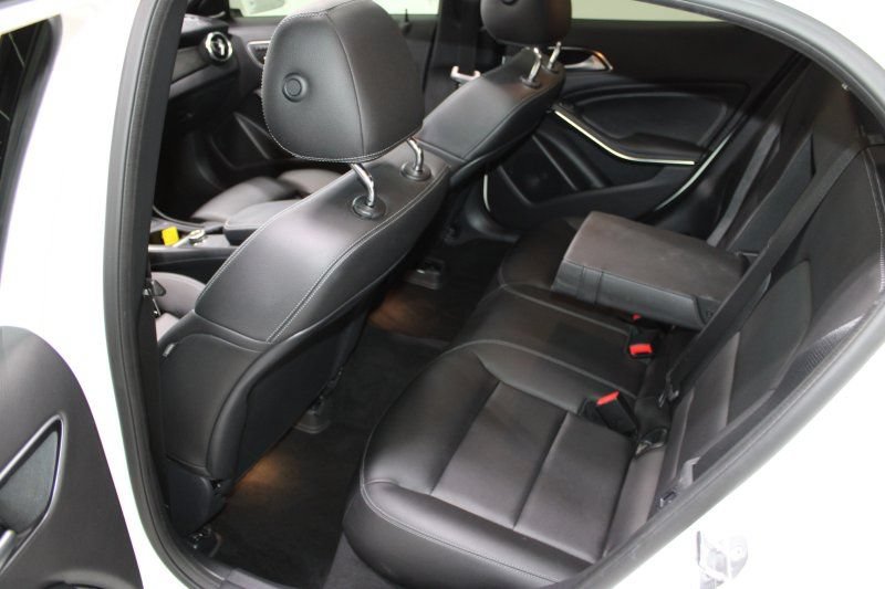 Used 2019 Mercedes-Benz GLA 250 4MATIC w/ Premium Package image 34
